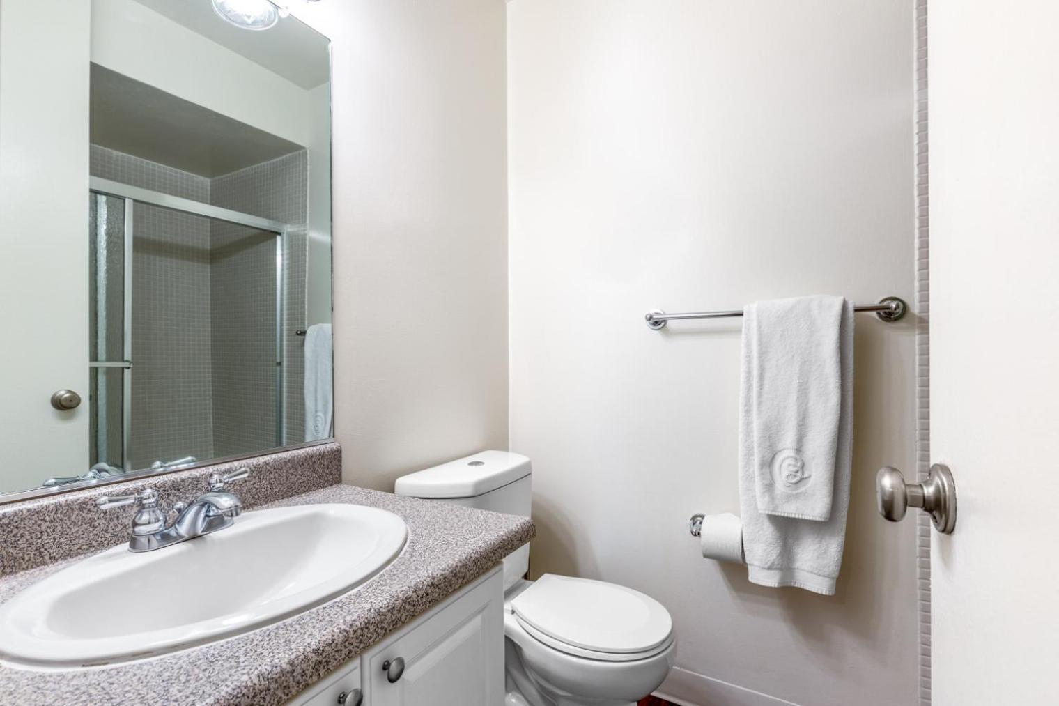 Culver 2br W Gym Pool Nr Shops Lax-330 *