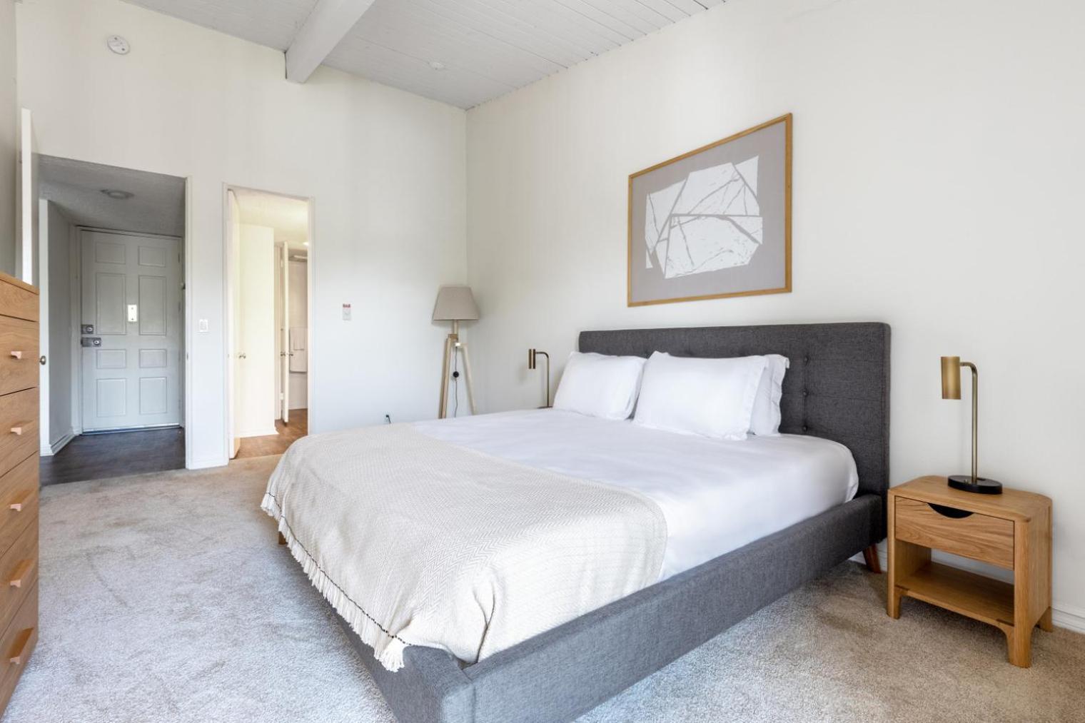 Culver 2br W Gym Pool Nr Shops Lax-330 *